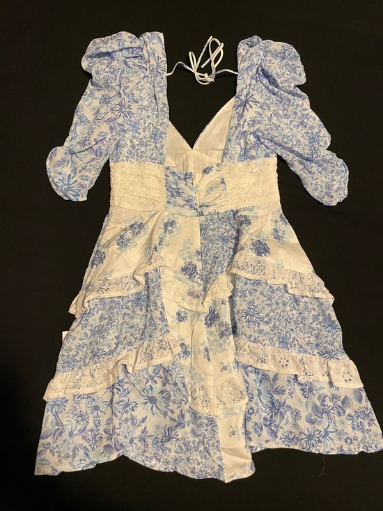 White and blue floral mini dress - Picture 4 of 4